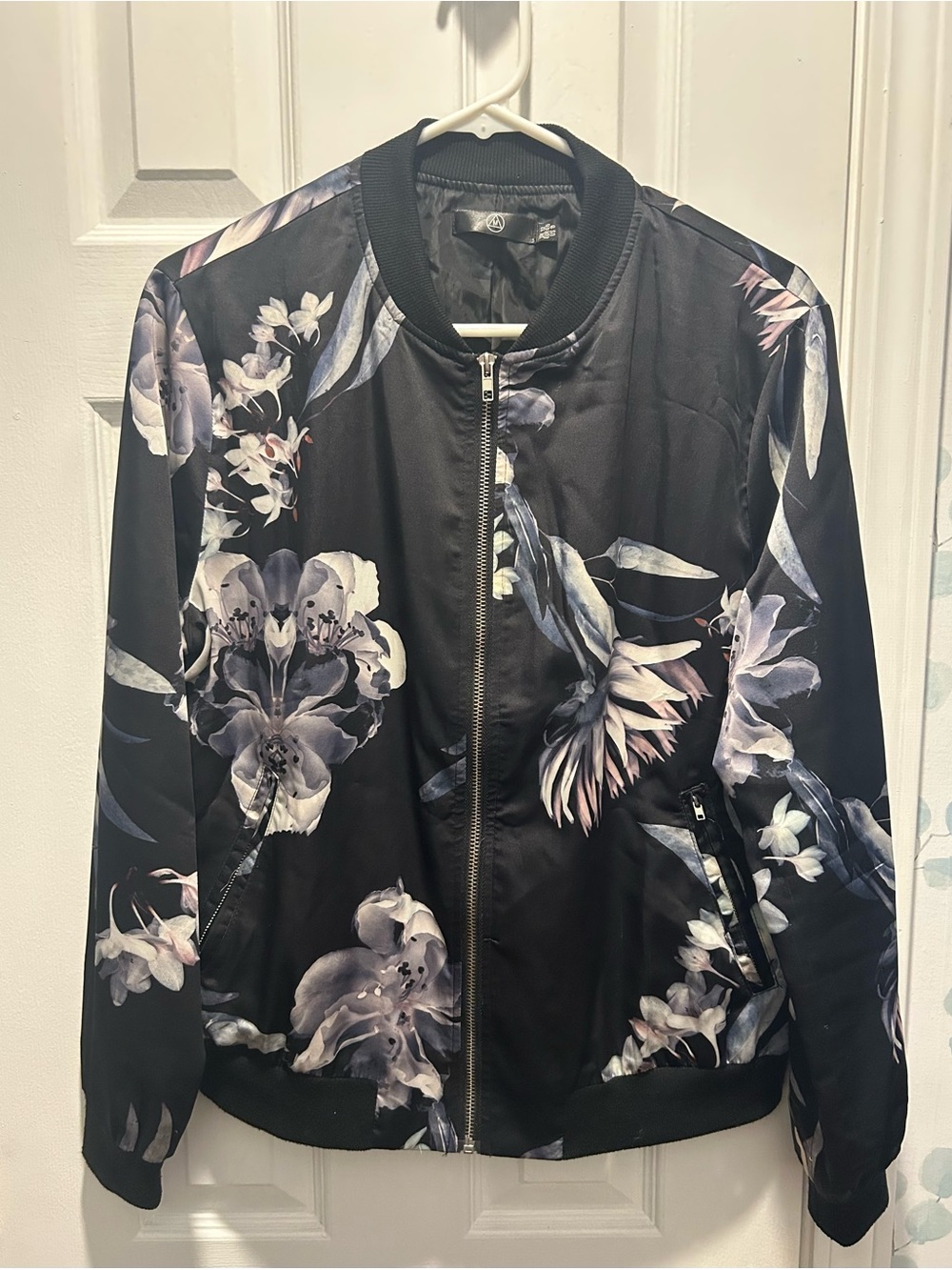 Missguided Black Floral Satin-Effect Bomber Jacket